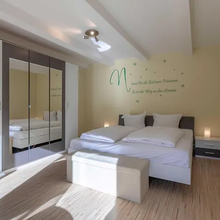 Holiday home Traeumerei Mit Kamin Und Grosszuegigem Garten *