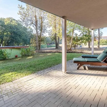 Traeumerei Mit Kamin Und Grosszuegigem Garten Holiday home Alt Schwerin