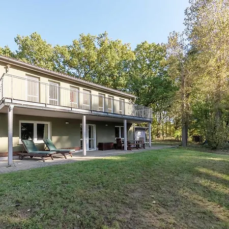 Traeumerei Mit Kamin Und Grosszuegigem Garten Holiday home *