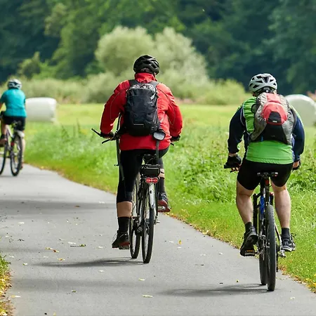 Semesterbostad Traeumerei Mit Kamin Und Grosszuegigem Garten *