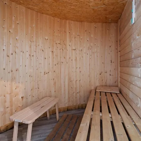 Feriehus Traeumerei Mit Kamin Und Grosszuegigem Garten Alt Schwerin