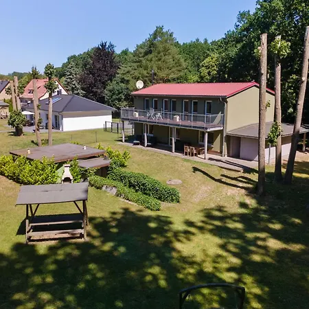 Feriehus Traeumerei Mit Kamin Und Grosszuegigem Garten