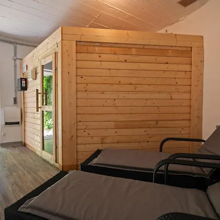 Semesterbostad Traeumerei Mit Kamin Und Grosszuegigem Garten *