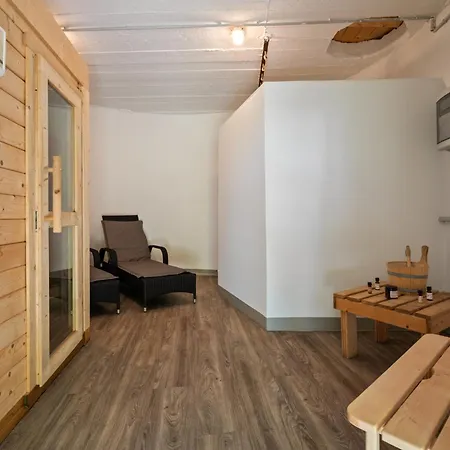 Traeumerei Mit Kamin Und Grosszuegigem Garten *