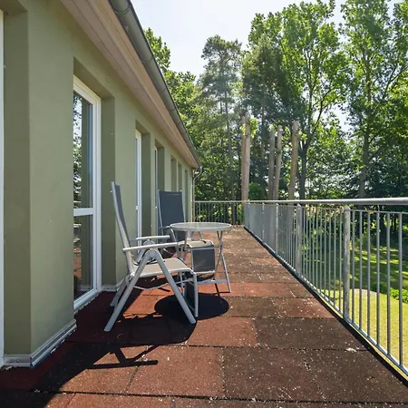 Traeumerei Mit Kamin Und Grosszuegigem Garten Semesterbostad *