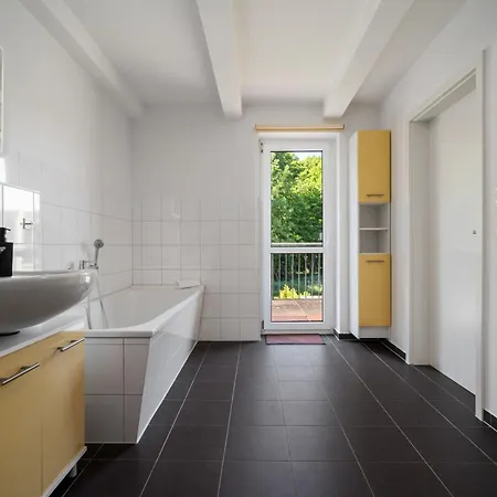 Feriehus Traeumerei Mit Kamin Und Grosszuegigem Garten *