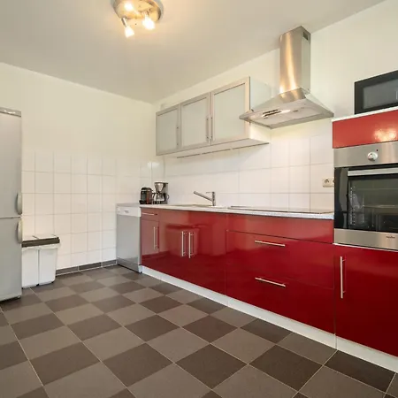 Semesterbostad Traeumerei Mit Kamin Und Grosszuegigem Garten *