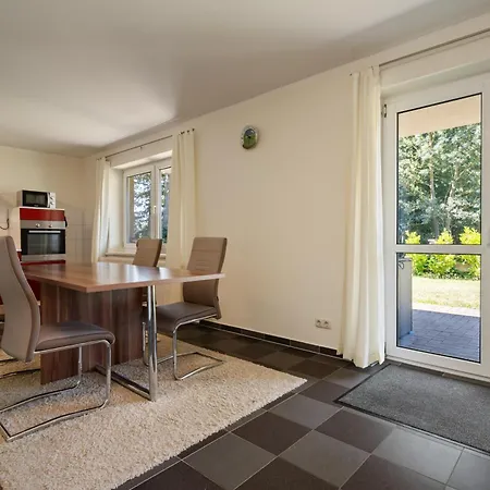 Traeumerei Mit Kamin Und Grosszuegigem Garten * Alt Schwerin