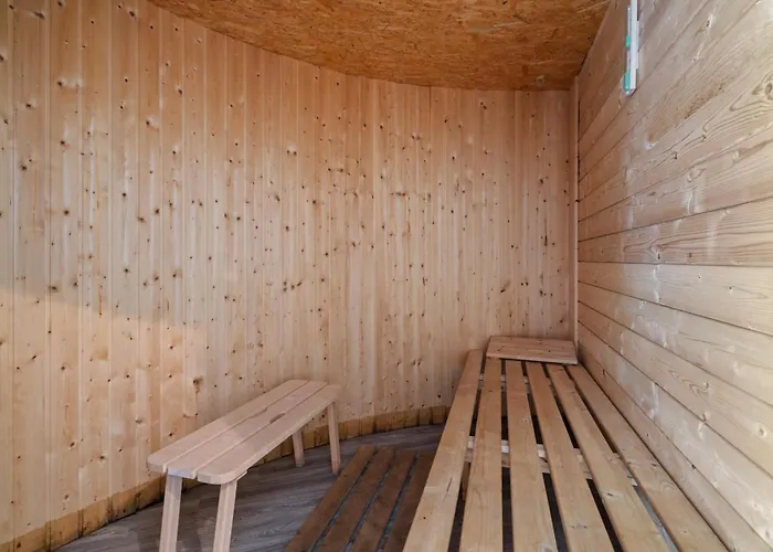 Casa vacanze Traeumerei - Charmantes Objekt Mit Kamin & Grosszuegigem Garten Alt Schwerin