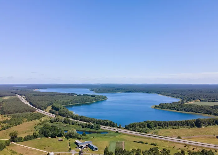 別荘 Traeumerei - Charmantes Objekt Mit Kamin & Grosszuegigem Garten アルト・シュヴェリン