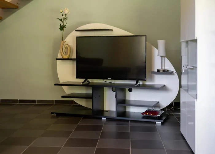 Traeumerei - Charmantes Objekt Mit Kamin & Grosszuegigem Garten