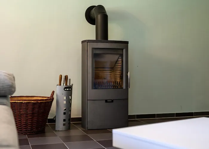 Traeumerei - Charmantes Objekt Mit Kamin & Grosszuegigem Garten * Alt Schwerin