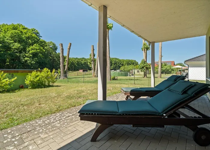 Casa vacanze Traeumerei - Charmantes Objekt Mit Kamin & Grosszuegigem Garten Alt Schwerin